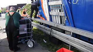 Lkw-Unfall blockiert A33 bei Steinhagen