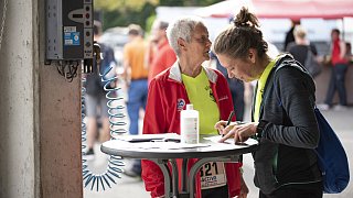 Hunderte starten beim 32. Bielefelder Feuerwehrlauf in Sieker