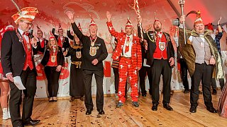 Warburg: Prunksitzung in Ossendorf ist Publikumsmagnet