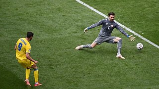 Schewtschenko zittert: Ukraine weiter im Achtelfinal-Rennen