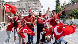 Fußball-EM mit Show vor Italien-Türkei eröffnet