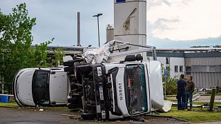 Tornados, Regen - Dutzende Verletzte und Millionenschäden