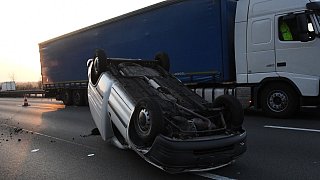Opel überschlägt sich auf der A2 nahe Rheda-Wiedenbrück