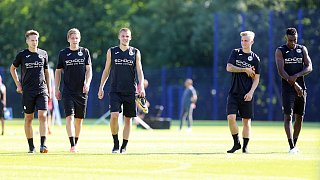 Arminia: Fans begrüßen Neuzugänge beim Trainingsauftakt 2018