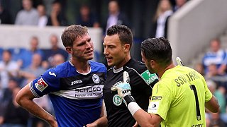 Arminia Bielefeld besiegt Regensburg mit 2:1