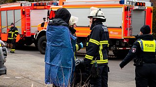 ICE stößt in Hamburg mit Sattelzug zusammen
