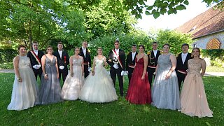 In Willebadessen werden die beiden Königspaare mit viel Beifall gefeiert.