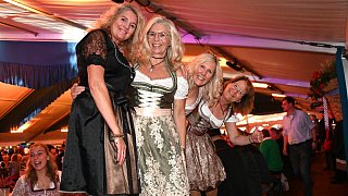 Warburg: Die Paveier aus Köln rocken die Warburger Oktoberwoche.