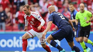 EM-Drama in Kopenhagen: Dänen-Star Eriksen kollabiert