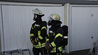 Feuerwehr löscht Wohnungsbrand in Verl