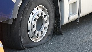 Sportwagen überschlägt sich auf der A2 bei Gütersloh