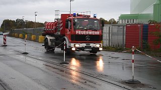 Feuerwehr bei Pfleiderer in Gütersloh im Einsatz
