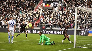 Darmstadt und St. Pauli oben - Schalke und HSV patzen