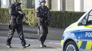 Polizei-Großeinsatz nach Schüssen vorm Bielefelder Landgericht