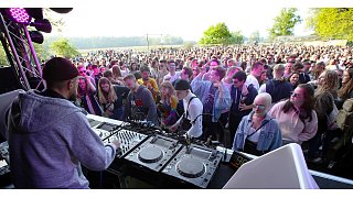 Gütersloh: Gütersloher feiern am 1. Mai - unter den Augen der Polizei