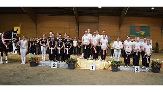 RV Brakel siegt bei den westfälischen Jugendmeisterschaften im Voltigieren