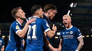 Pokalsensation in Bielefeld : Arminia Bielefeld fährt nach Berlin