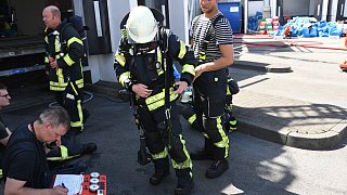 Feuerwehr muss bei Kleinemas in Verl letzte Glutnester löschen