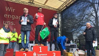 Hermannslauf 2016: Rund um das Ziel an der Sparrenburg