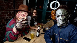 Horrorparty im Ringlokschuppen: Clowns, Untote und Dämonen feiern bis spät in die Nacht.