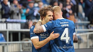Arminia schlägt Erzgebirge Aue 2:1.