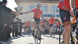 Bad Driburg: Etappenankunft der Glückstour