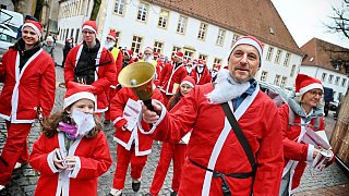 Eine Stadt sieht rot: Motive vom 6.Bielefelder Santa Run