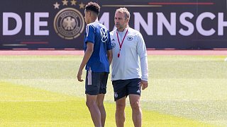 Flick plant weniger Rotation: Mit Neuer gegen Ungarn