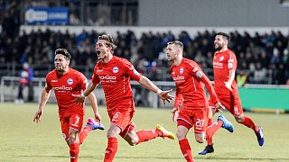 Arminia gewinnt nach Elfmeterschießen gegen Walldorf Astoria