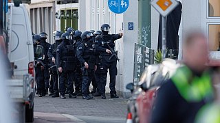 Polizei-Großeinsatz nach Schüssen vorm Bielefelder Landgericht