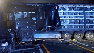 Lkw-Fahrer verursacht mehrere Unfälle in NRW