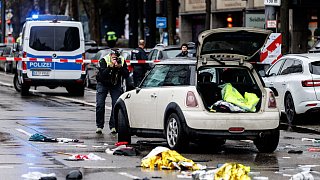Mutmaßlicher Anschlag in München – Auto in Menschengruppe gefahren