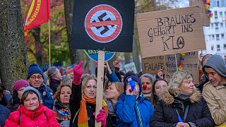 Bielefeld: 14.000 Demonstranten pfeifen Neonazis aus der Stadt