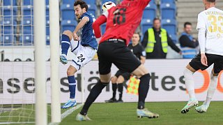 Arminia Bielefeld schlägt Wehen Wiesbaden 4:2.