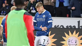 Arminia Bielefeld schlägt Viktoria Köln 2:0.