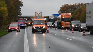 Autofahrerin bei Unfall auf der A2 bei Rheda-Wiedenbrück schwer verletzt