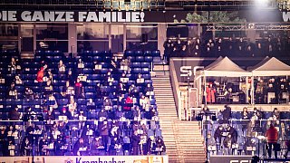Bielefeld singt Weihnachtslieder im Stadion