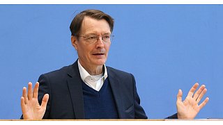 BA.2 breitet sich aus: Kommen trotzdem Öffnungen?