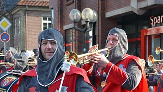 Bad Driburg: Närrischer Karnevalsumzug durch die Badestadt