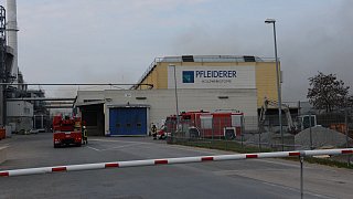 Explosion und Großbrand bei der Firma Pfleiderer in Gütersloh