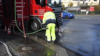 Borgholzhausen: B 68 wegen Hühnermist stundenlang gesperrt