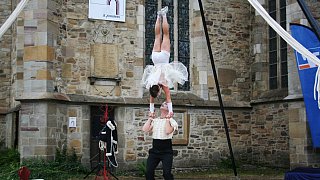 Theater mit Zirkuselementen