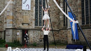 Theater mit Zirkuselementen