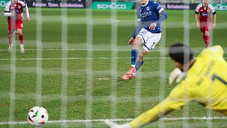 Arminia Bielefeld schlägt Viktoria Köln 2:0.