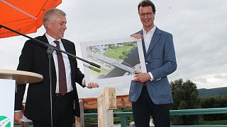 Beverungen: Eröffnung der Weserbrücke und Protestkorso
