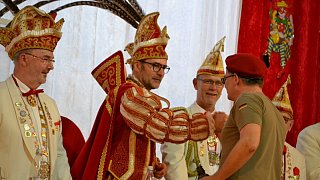 Bad Driburg: Närrische Herrensitzung der KG Rot-Weiße Garde