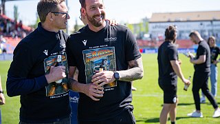 Arminia Bielefeld schlägt Unterhaching mit 2:1 und ist Tabellenführer. Der Aufstieg steht bereits fest.