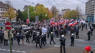 Bielefeld: 14.000 Demonstranten pfeifen Neonazis aus der Stadt