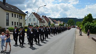 In Willebadessen werden die beiden Königspaare mit viel Beifall gefeiert.