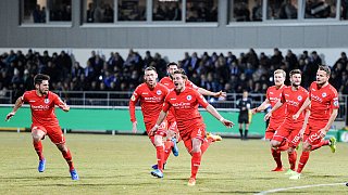 Arminia gewinnt nach Elfmeterschießen gegen Walldorf Astoria